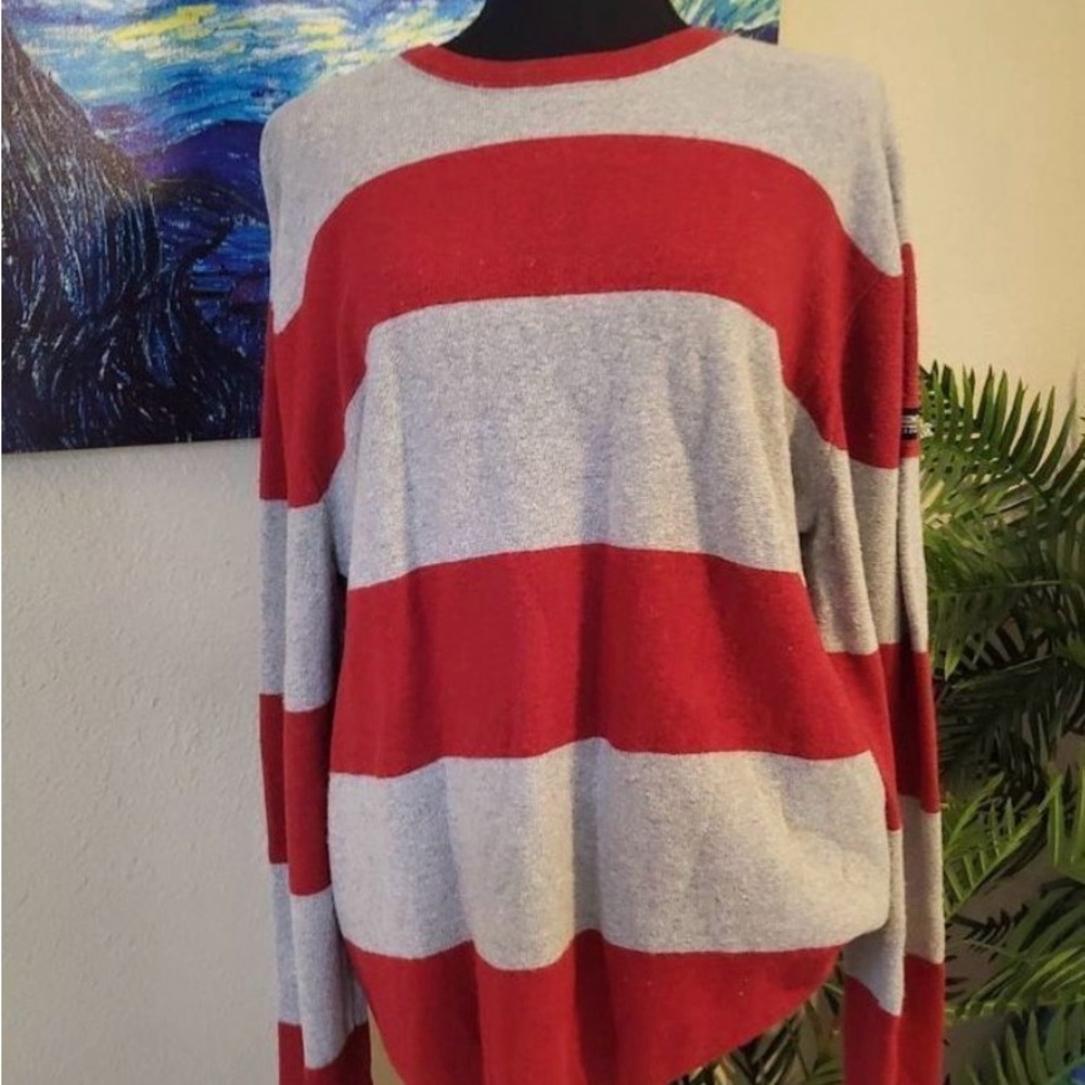 Abercrombie & Fitch Red and Light Gray Striped Crewneck Sweater